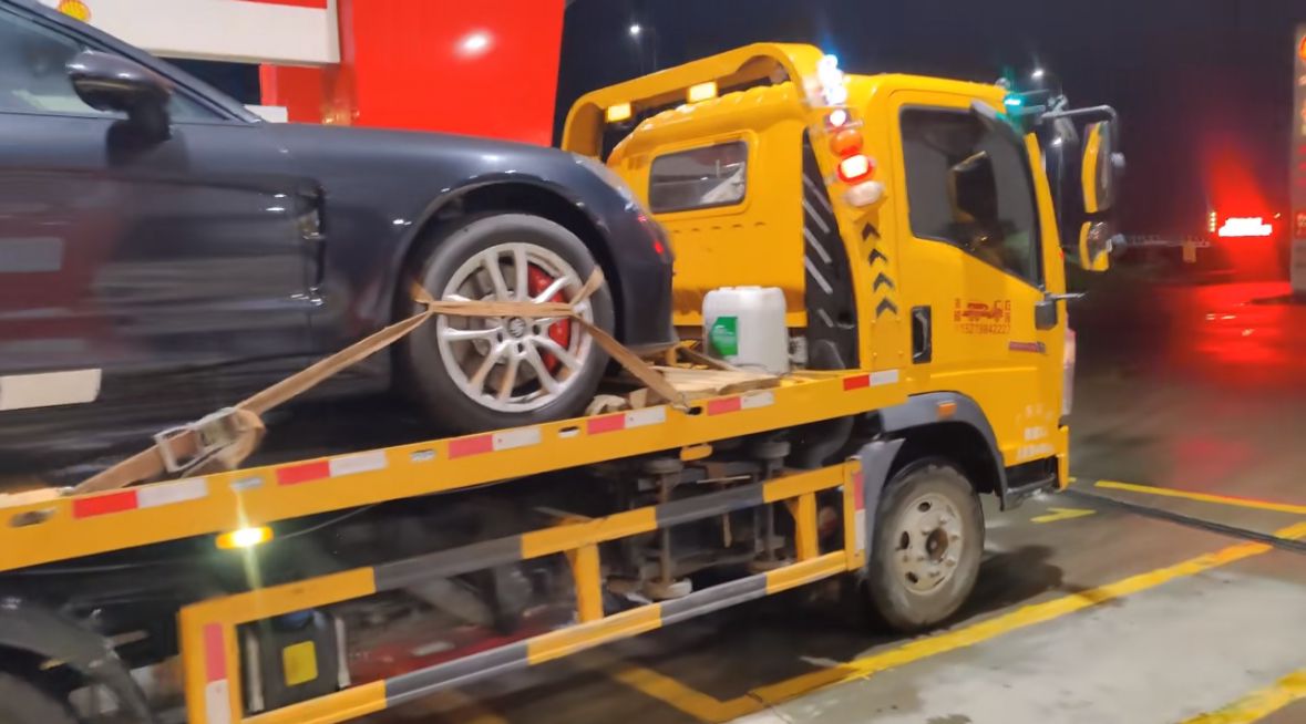 宝坻行车途中遇到突发状况该如何呼叫道路救援？